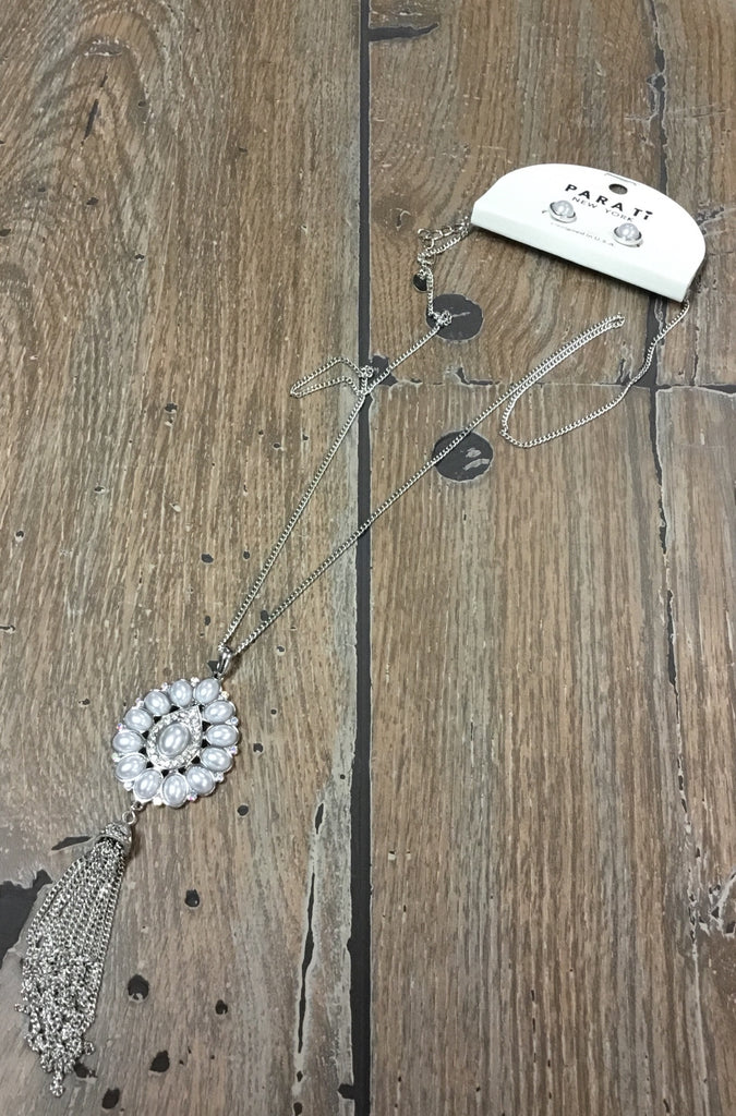 Necklace long ornate pearl with tassel