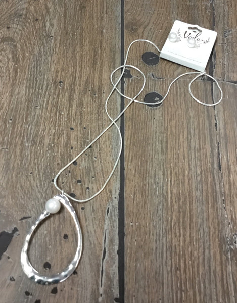 Necklace long teardrop w/ pearl