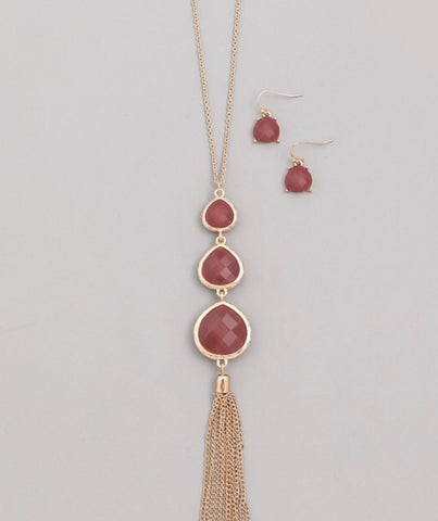 Necklace burgundy drop with chain tassel