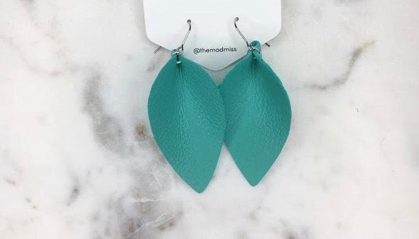 Petal leather earrings