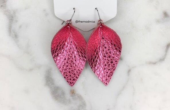 Petal leather earrings