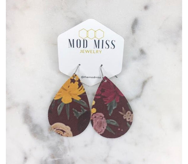 Leather teardrop earrings