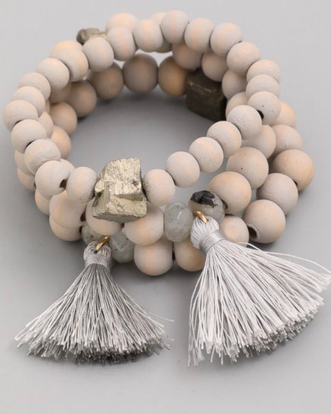 Bracelet beaded 3 layer with tassels