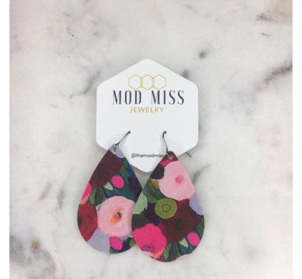 Leather teardrop earrings