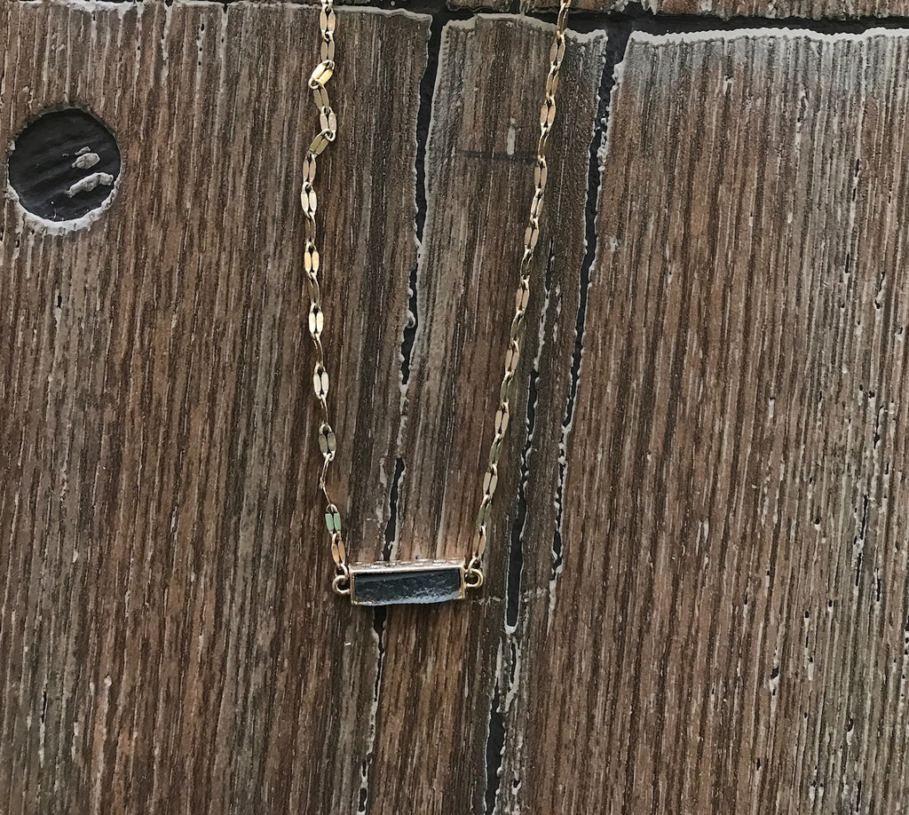 Necklace gray stone choker