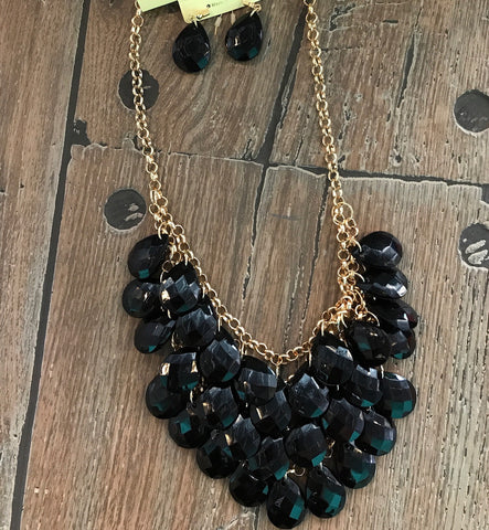 Necklace, black/gold cluster