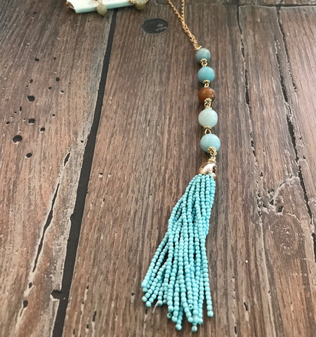 Necklace long bead/tassel chalcedony