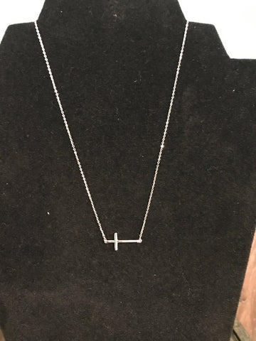 Necklace small side cross