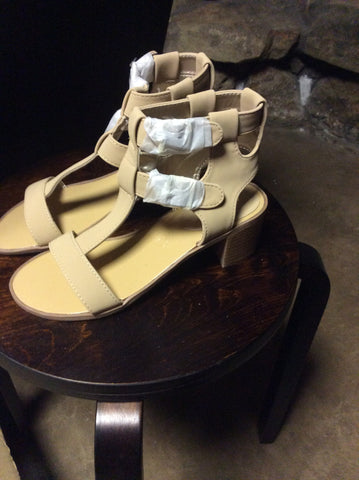 Sandal low heal light taupe